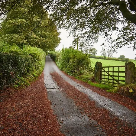 Newlands Farm Stables Κένταλ