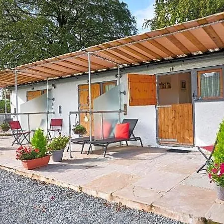 Newlands Farm Stables בית נופש קנדל