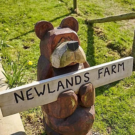 Newlands Farm Stables בית נופש קנדל