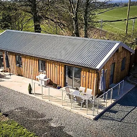 Newlands Farm Stables בית נופש קנדל